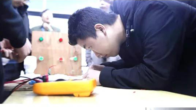 校企合作·產(chǎn)教融合之“重實操、練技能”系列主題培訓(xùn)結(jié)訓(xùn)啦……